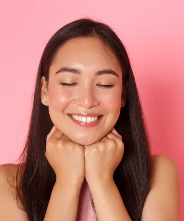 beauty-fashion-lifestyle-concept-closeup-dreamy-romantic-attractive-asian-girl-daydreamin (1)