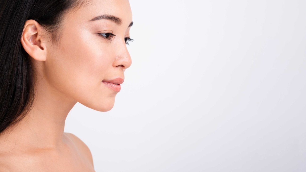 close-up-beautiful-woman-with-copy-space (1)
