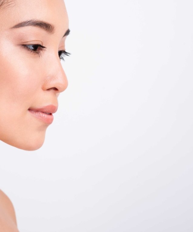 close-up-beautiful-woman-with-copy-space (1)